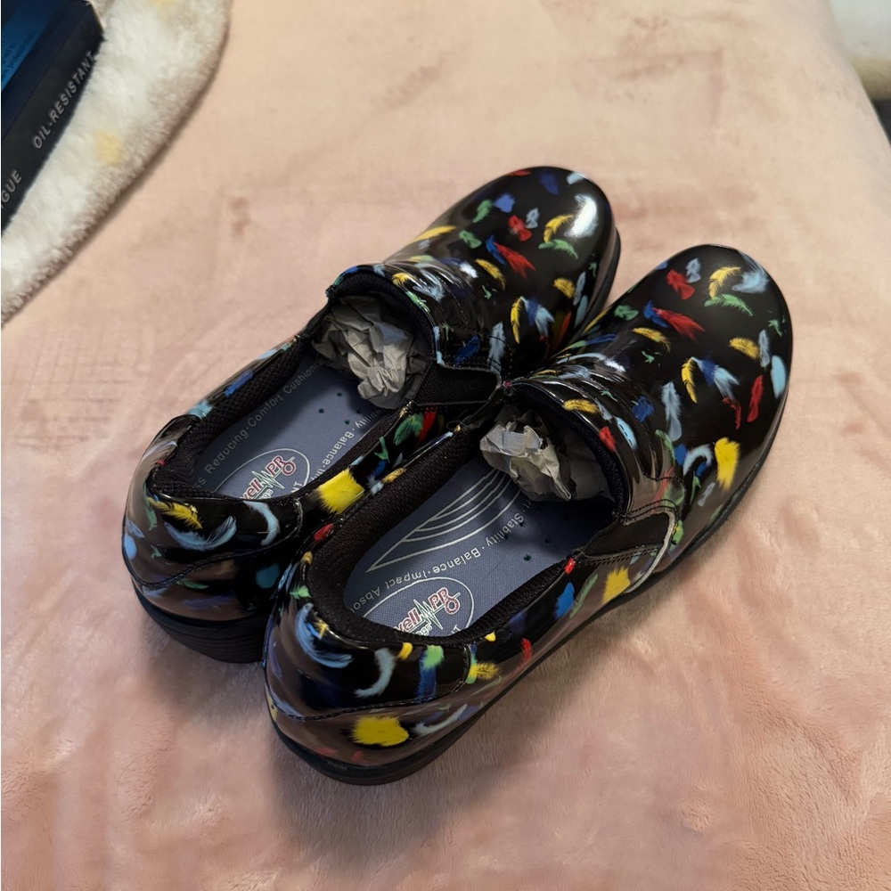 Hawkwell Clogs - Picture 3 of 6